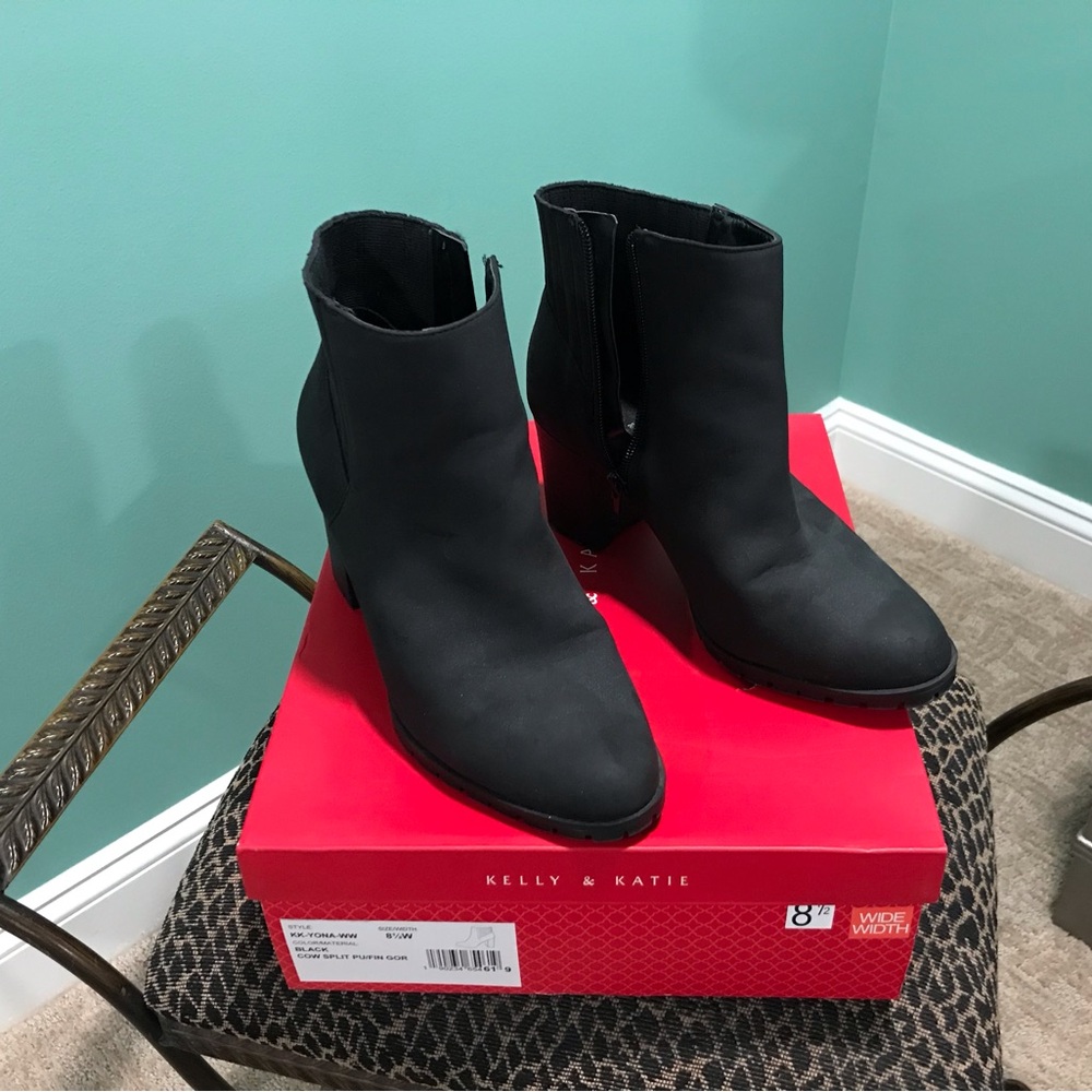 Kelly & Katie Sleek Black Ankle Booties